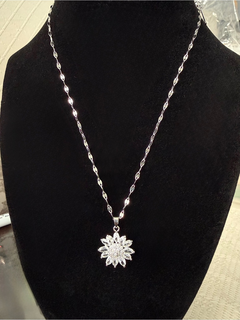 Silver stainless steel Flower Pendant Necklace - Women Jewelry